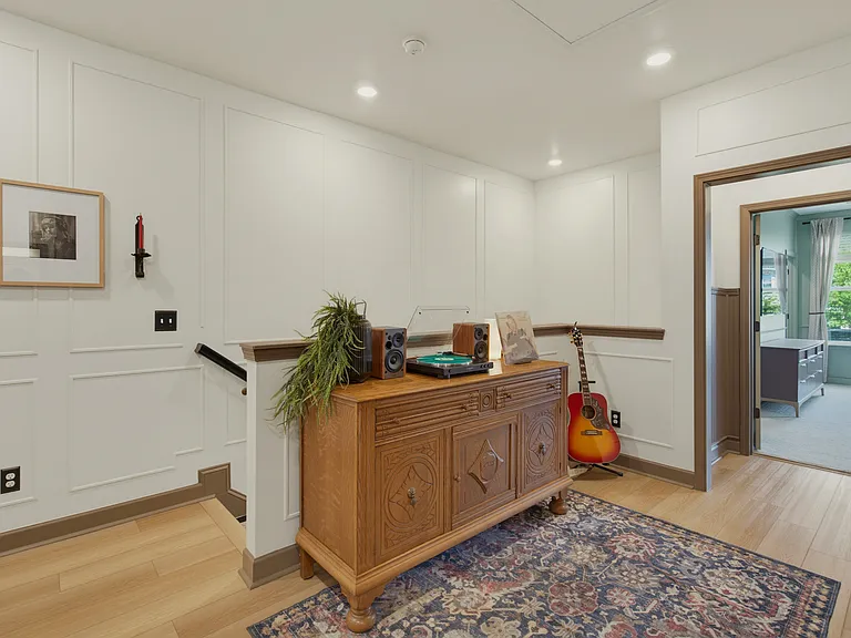 1517 Irving Hill Dr — Photo 14