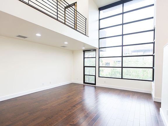 2nd image of 1300 W 5th St #1009