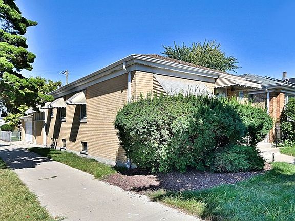 2nd image of 6324 W Diversey Ave