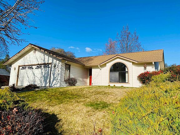 2nd image of 916 Arlene Ct