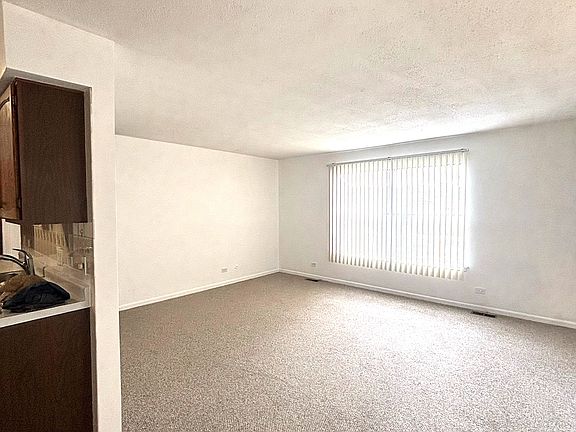 5th image of 326 Plumwood Ln