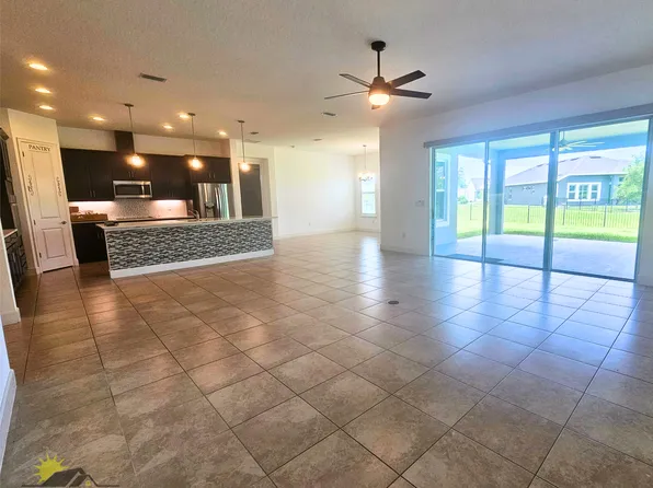 6235 W Fallsgrove Ln, Port Orange, FL 32128