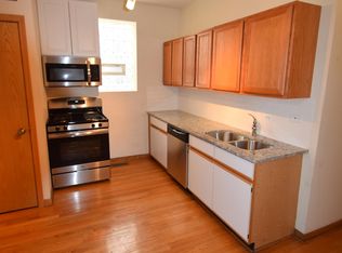 4516 N Malden St, Chicago, IL 60640