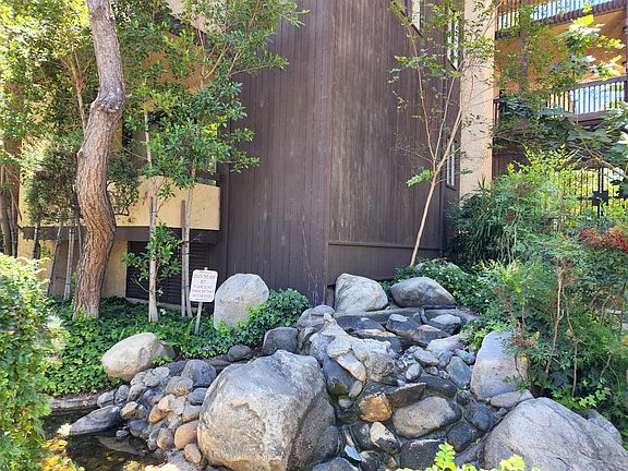 2nd image of 13214 Moorpark St APT 203