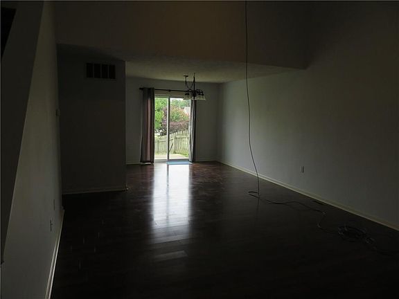 4th image of 1621 Park Castle Way