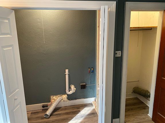 3rd image of 4103 Kirby St