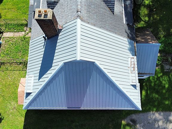 3rd image of 1715 W 15th St