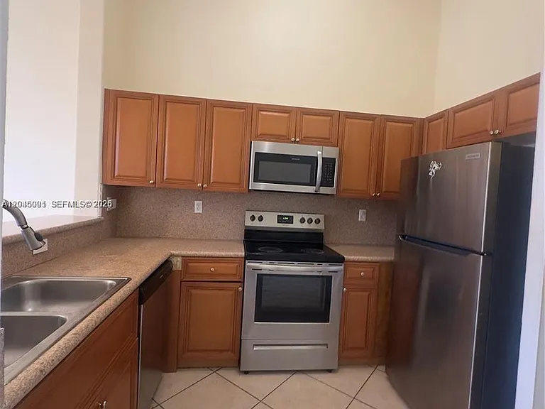 1660 SE 29th St #109 — Photo 1