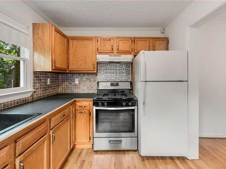 850 Flat Shoals Way — Photo 11