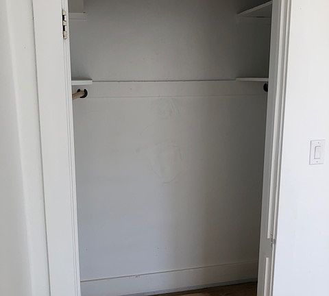3rd image of 114 High St SE #114