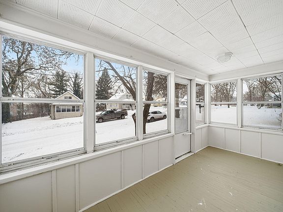 3rd image of 781 Tomlinson St