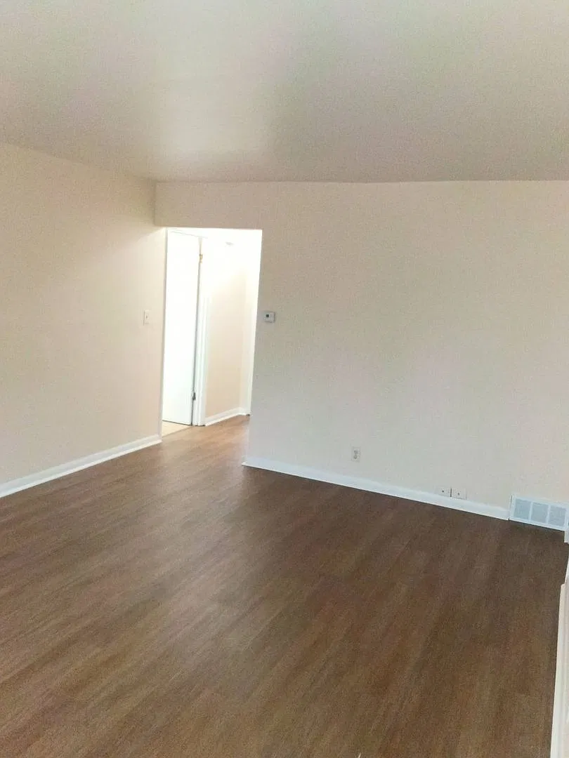 9336WSheridanJ — Photo 3