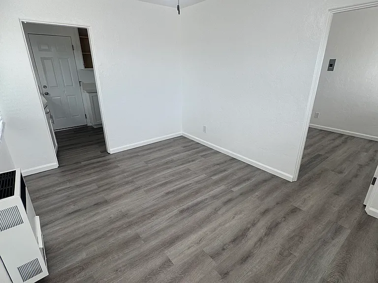 1948 San Diego Ave — Photo 2