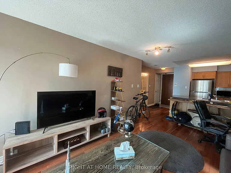 156 Enfield Pl #906 — Photo 7