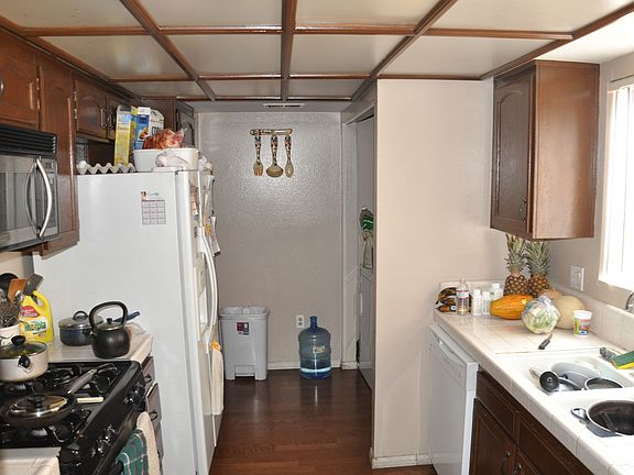 3rd image of 21900 Roscoe Blvd Unit 23
