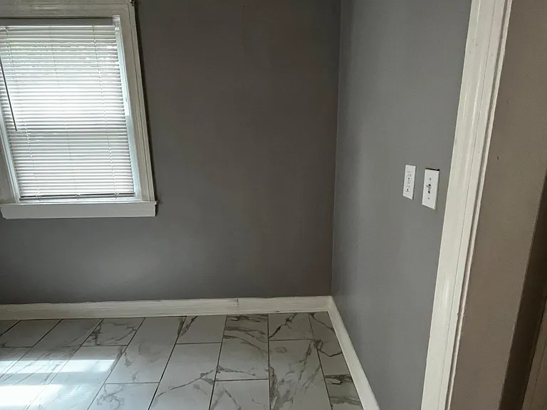 1523 Wurtele Ave — Photo 14