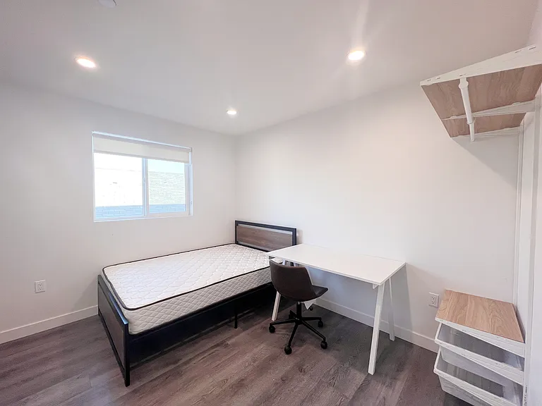 1439 W 37th Dr — Photo 50