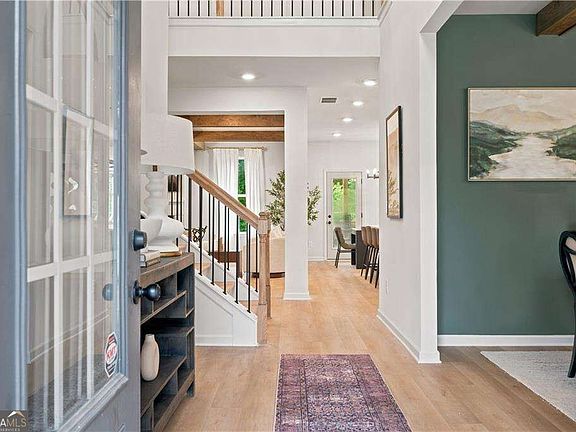 2nd image of 2794 Niblick Green Loop