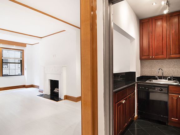 2nd image of 145 W 58th St #8H