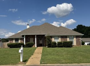 624 Oak Ridge Way, Pearl, MS 39208