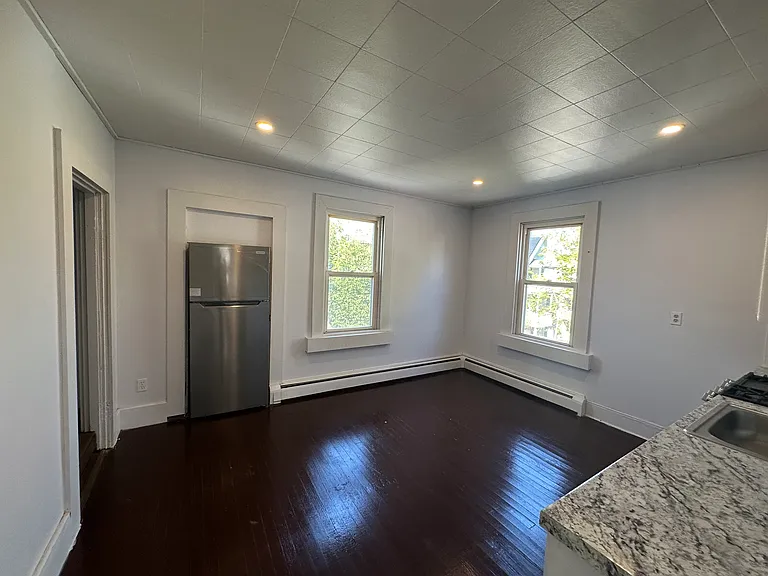 7 Hill St #2 — Photo 8