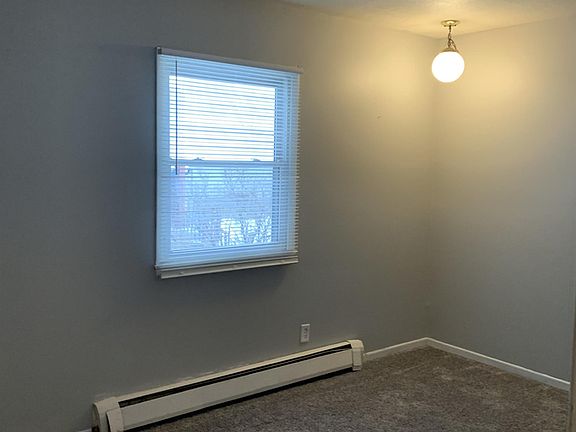 4th image of 1202 SE Belmont Dr APT 5