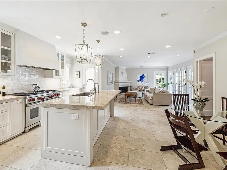 2510 Locke Ln — Photo 9