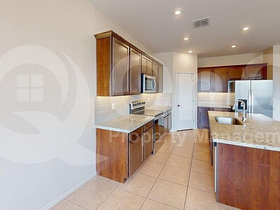 4th image of 2039 E Piedmont Pl