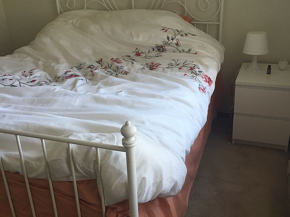 queen size bed