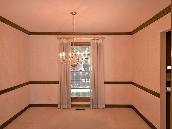 2nd image of 157 Briarbend Blvd