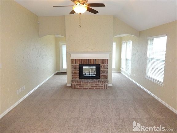 4th image of 329 Leisure Ln