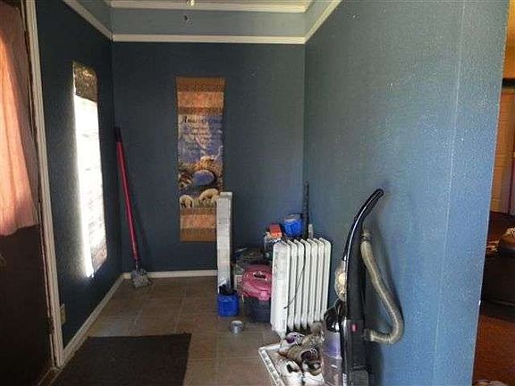 3rd image of 407 Crescent Dr
