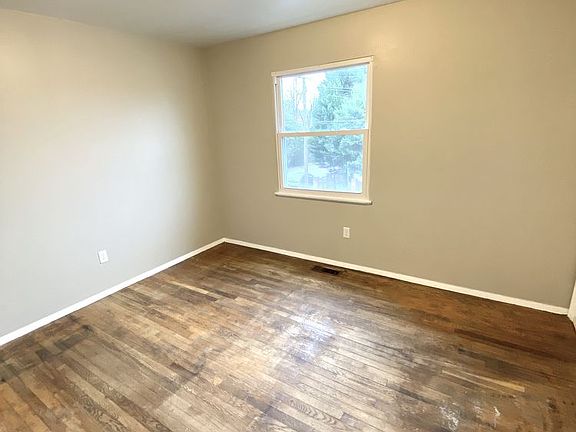 4th image of 104 Poe St APT C