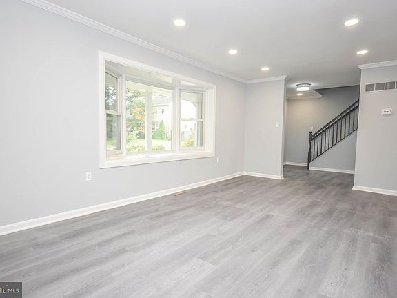 5th image of 8218 Sherbrooke Ct