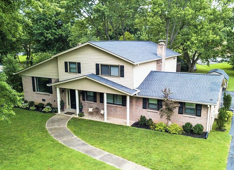 1st image of 2710 Amber Dr