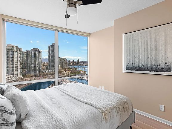 3rd image of 1228 Marinaside Cres #1601