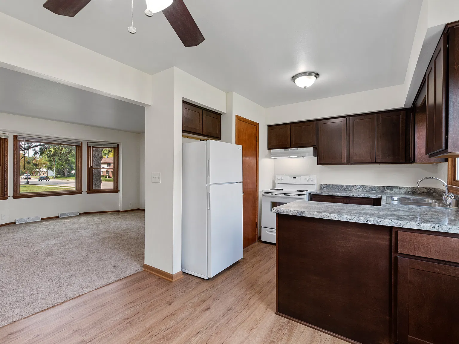 3 bed, 1.5 bath, 1200 sqft, $1,650 — Photo 1