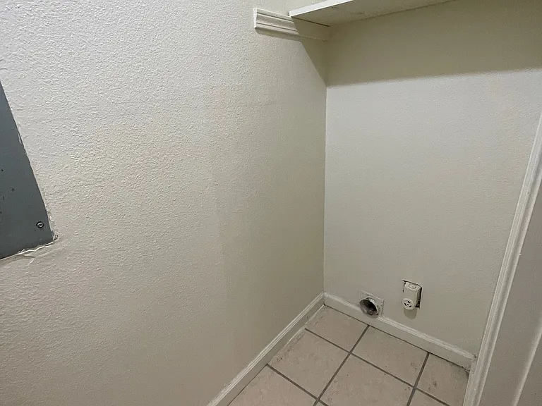 761 Hammond Manor Dr — Photo 5