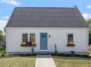 32 Aborn Ave, Cumberland, RI 02864