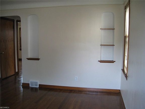 5th image of 14321 Birchwood Ave