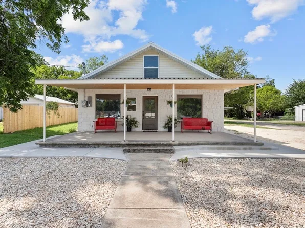 1003 W 5th St, Clifton, TX 76634