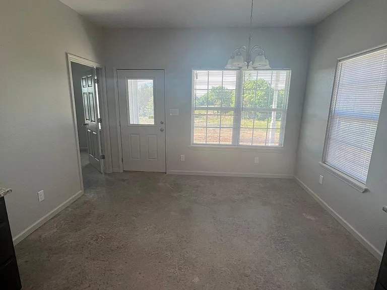 132 Concord Rd — Photo 4