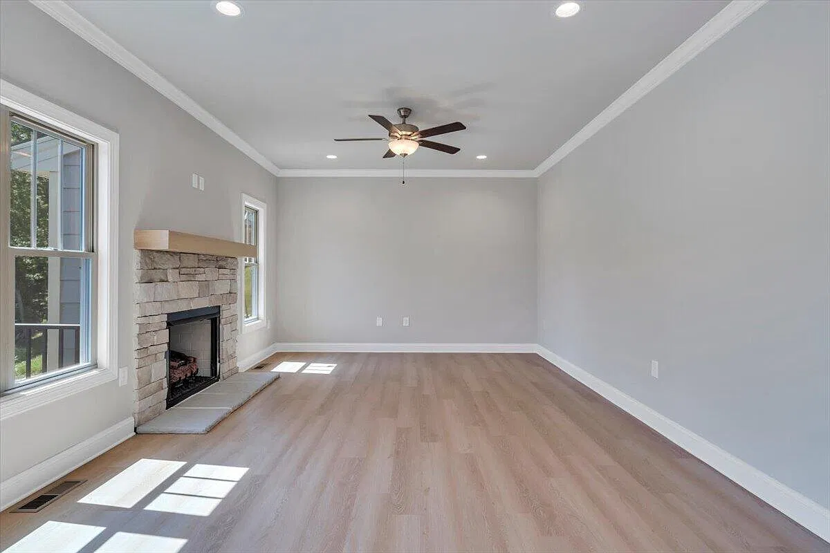 5 bed, 3.5 bath, 2877 sqft, $2,999 — Photo 4