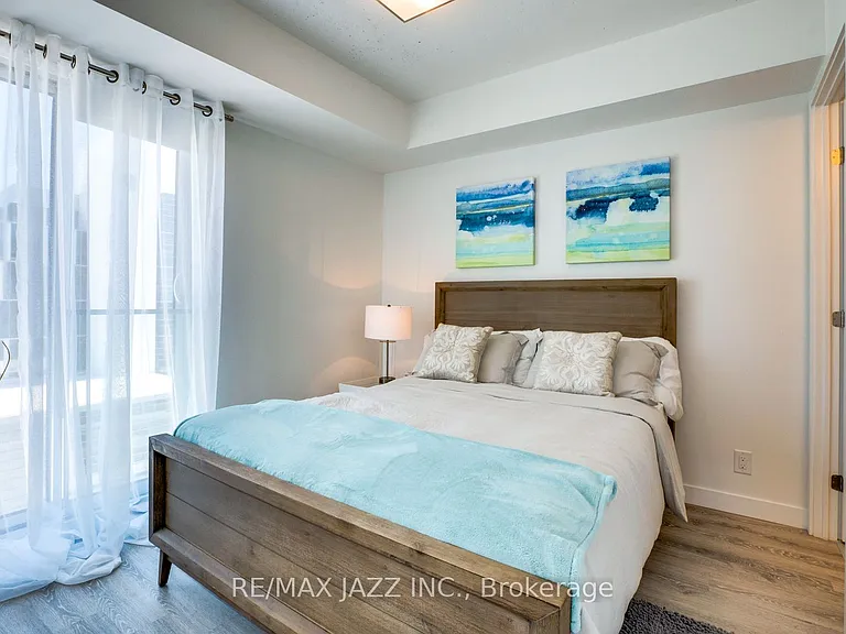 100 Bond St E #1205 — Photo 9