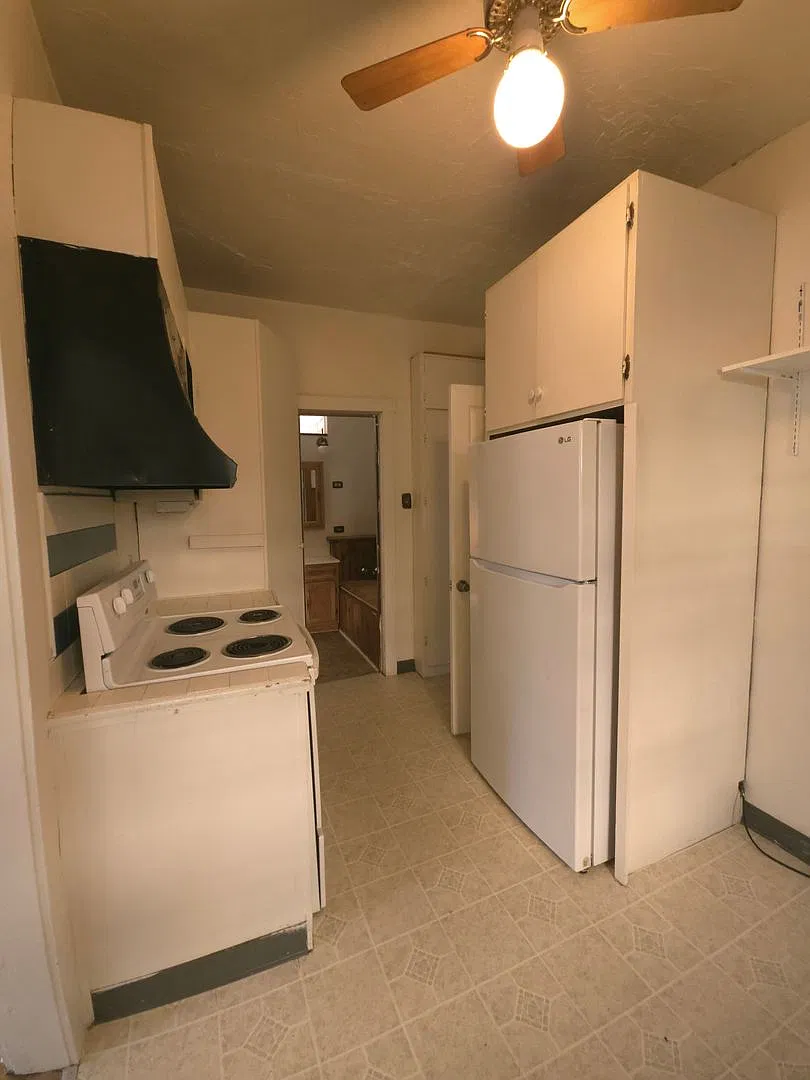 3 Bedroom Home in Prime Hill Location — Photo 3