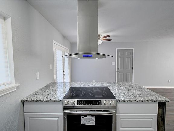 4th image of 7804 Burgundy Dr