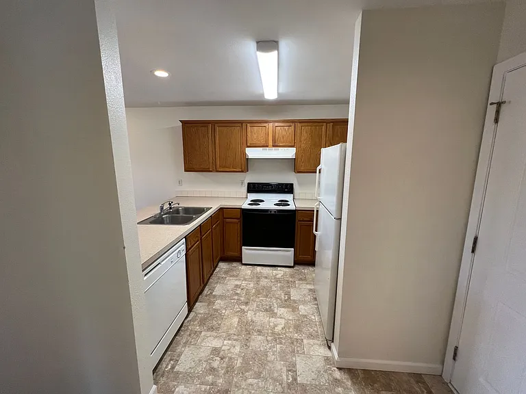 2941 W Lorraine Ave #1-10 — Photo 2