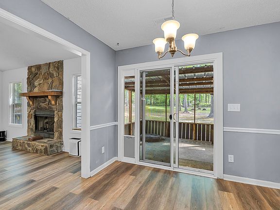 4th image of 28 Meadowlark Ln