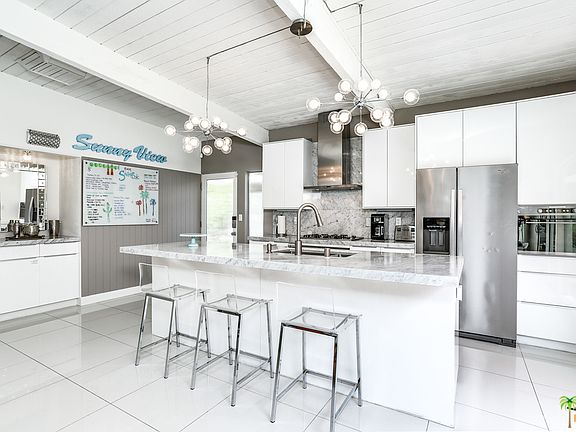 5th image of 2876 N Sunnyview Dr