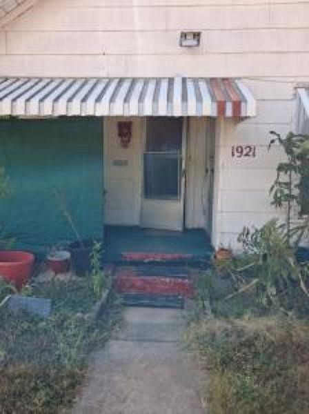 1st image of 1921 S 22nd St